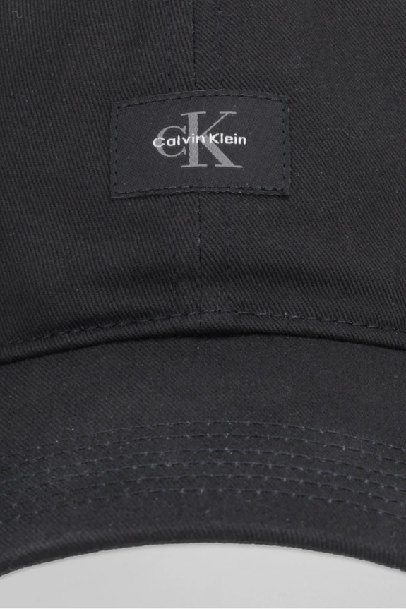 Calvin Klein czapka z daszkiem bawełniana LV04D5077G czarny SS26