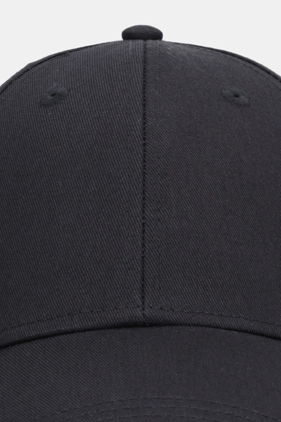Памучна шапка с козирка Karl Lagerfeld IKON B1W33018 черен SS26