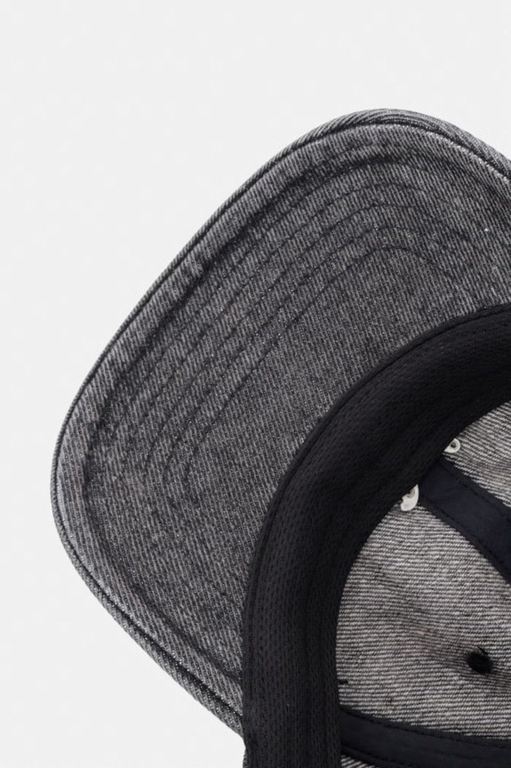 Puma czapka baseballowa jeansowa Wardrobe Essential czarny 025968