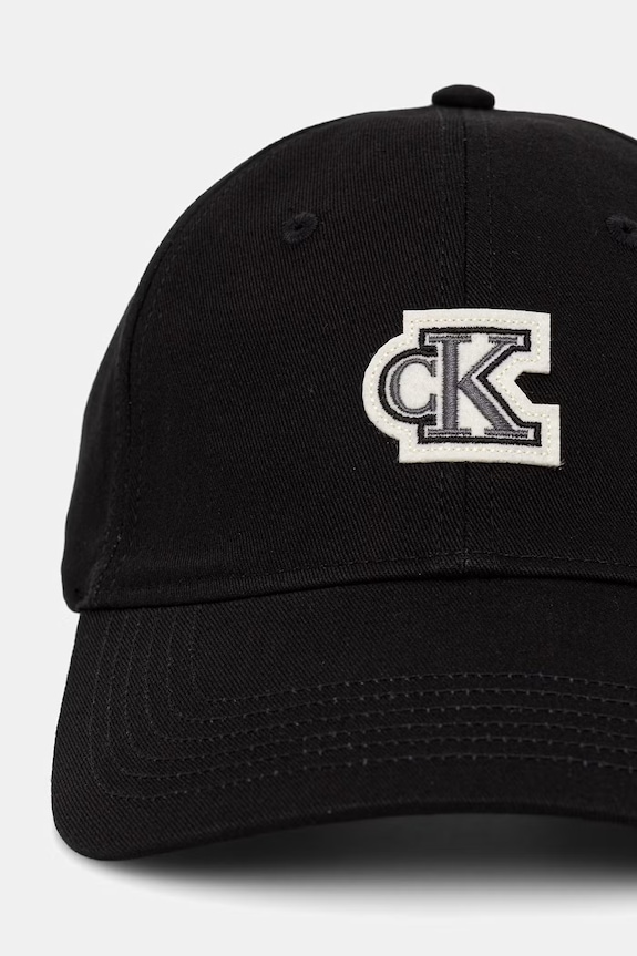Calvin Klein čiapka so šiltom bavlnená LV04D5083G čierna SS26