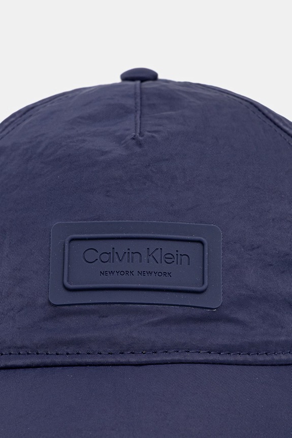 Calvin Klein czapka z daszkiem LV04D5087G granatowy SS26