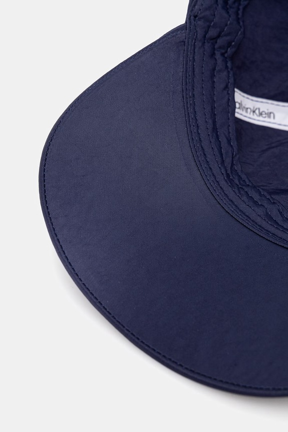Calvin Klein czapka z daszkiem granatowy LV04D5087G