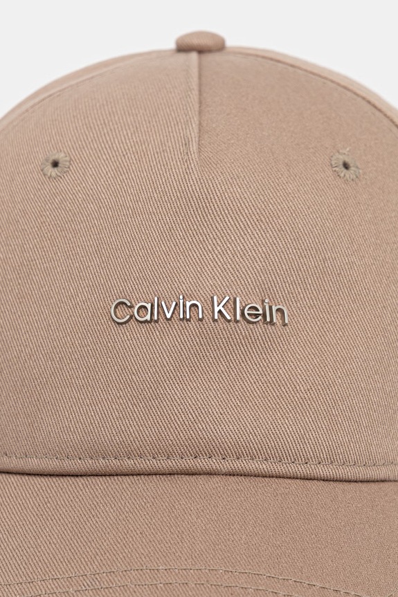 Calvin Klein czapka z daszkiem bawełniana LV04F5072G beżowy SS26
