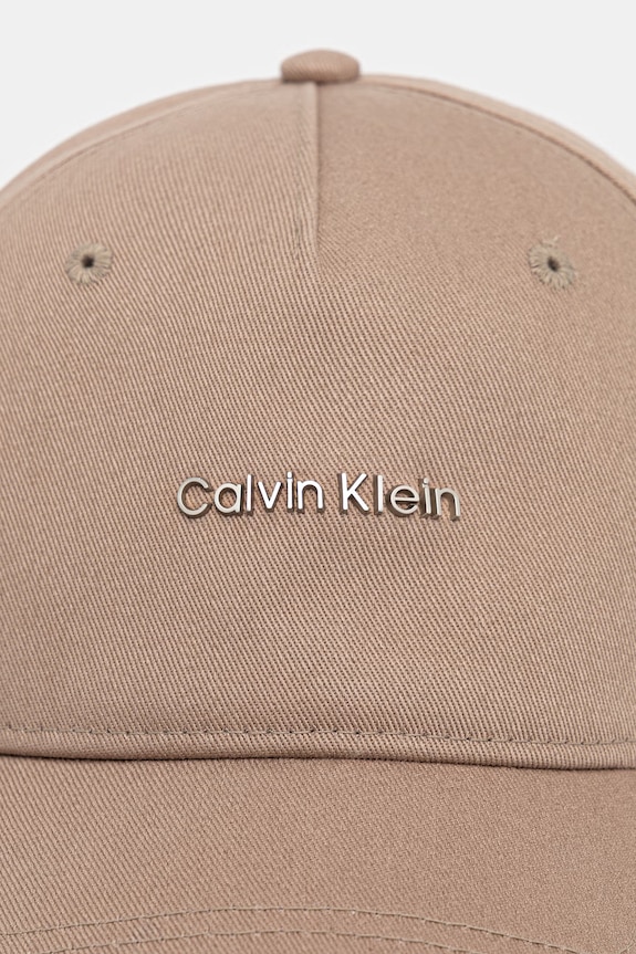 Calvin Klein czapka z daszkiem bawełniana LV04F5072G beżowy SS26