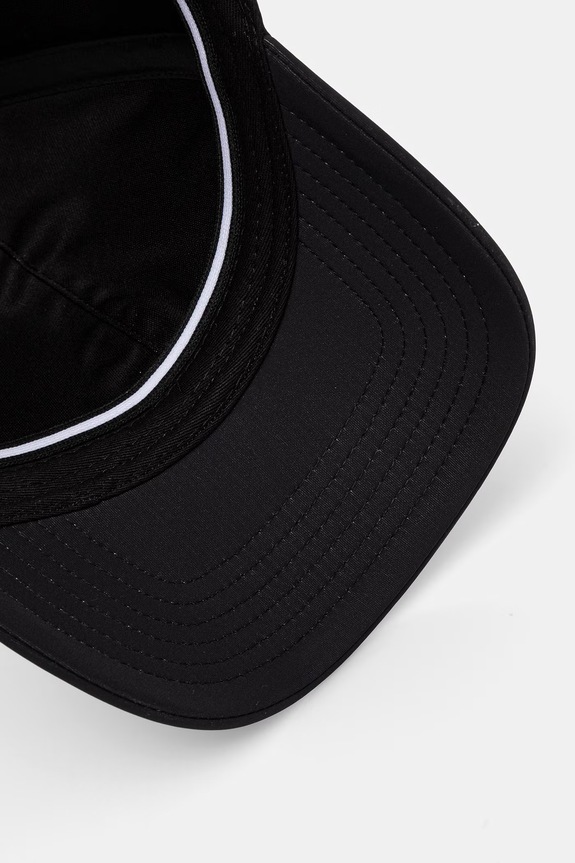 Fusalp czapka z daszkiem RAINING CAP czarny H3702