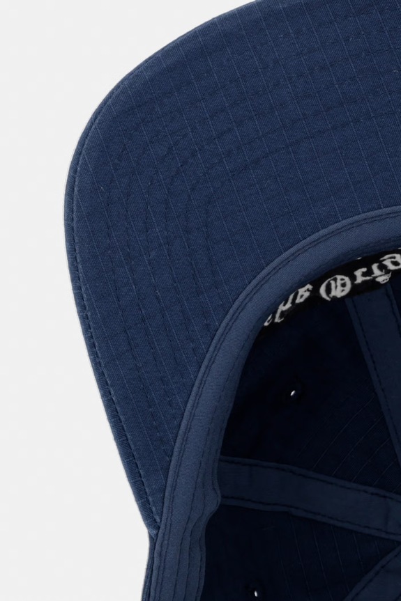 Шапка с козирка Levi's RELAXED DAD HERITAGE син 000A9.0031