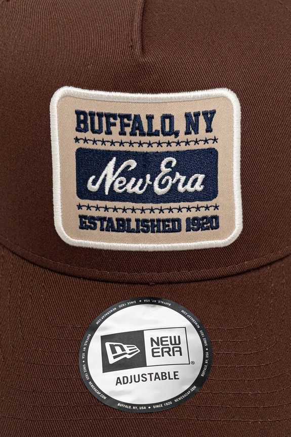 New Era șapcă PATCH TRUCKER 60771802 maro SS26