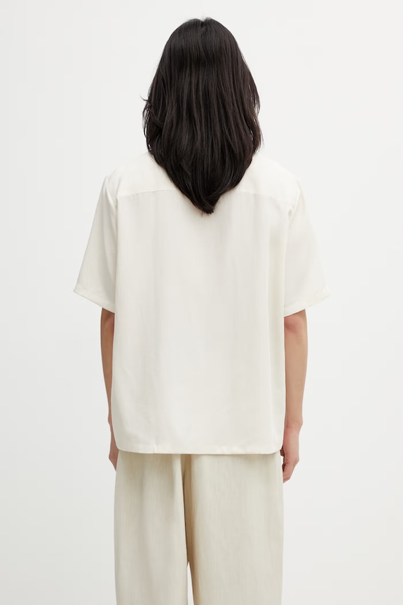 Maison Kitsuné Parisian Monuments Resort košeľa z lyocellu pánska QM00403WC5095 béžová SS26