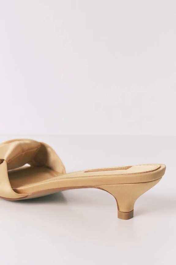 women'secret klapki RM GOLD SLPRS beżowy 4993690