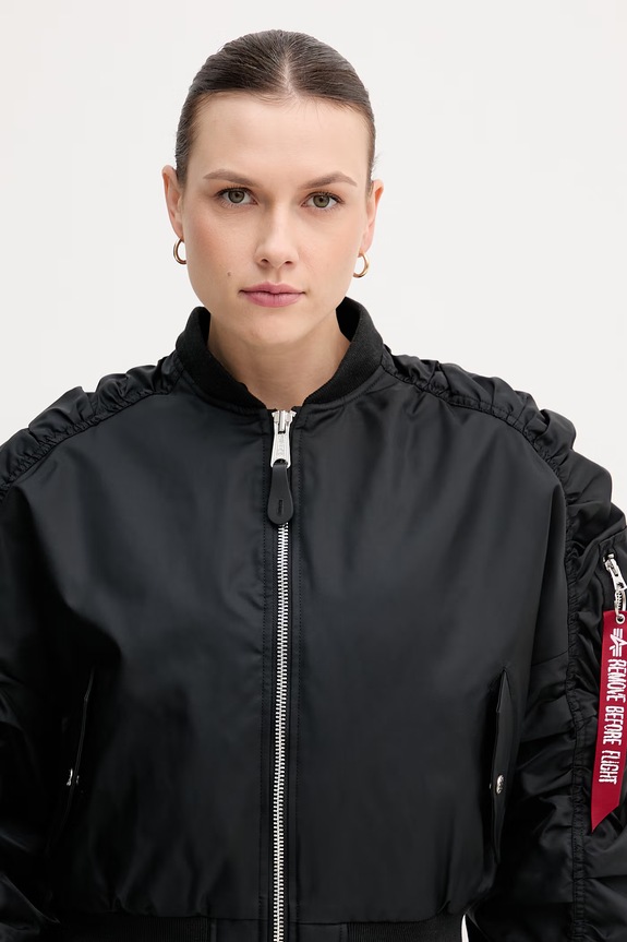 Alpha Industries kurtka Short Hooded Bomber Light W 266000 czarny