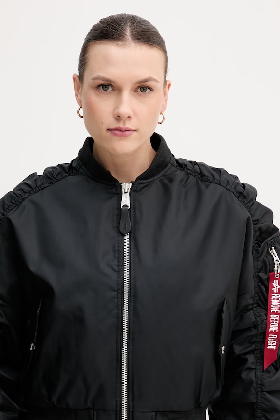 Alpha Industries kurtka Short Hooded Bomber Light W 266000 czarny