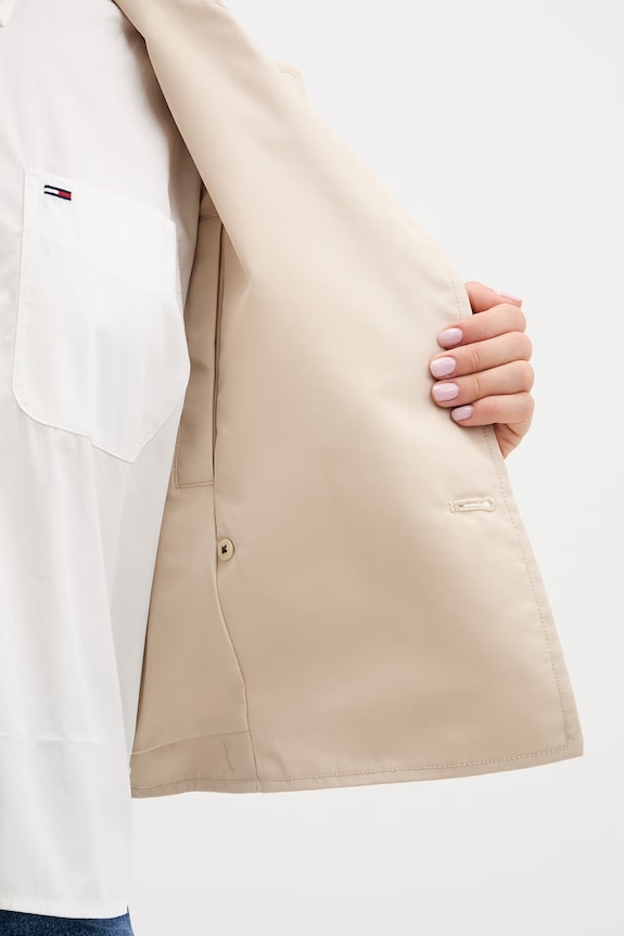 Tommy Jeans cappotto trench corto da donna con cotone DW0DW22322