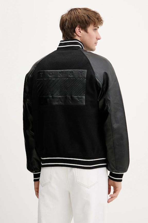 Oblečenie Bunda s prímesou vlny Tommy Jeans DM0DM22439 čierna