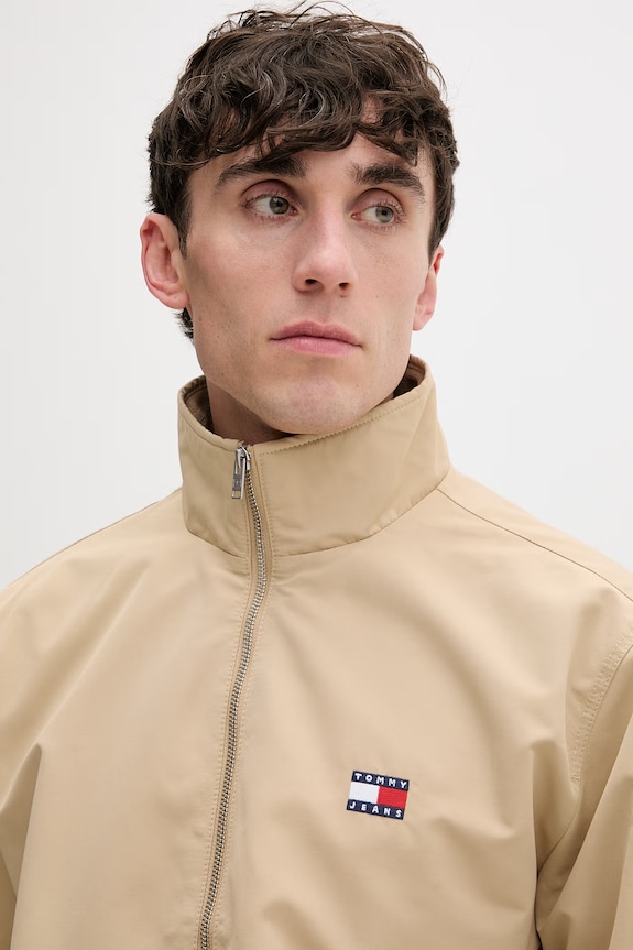 Tommy Jeans prechodná bunda pánska béžová DM0DM22720