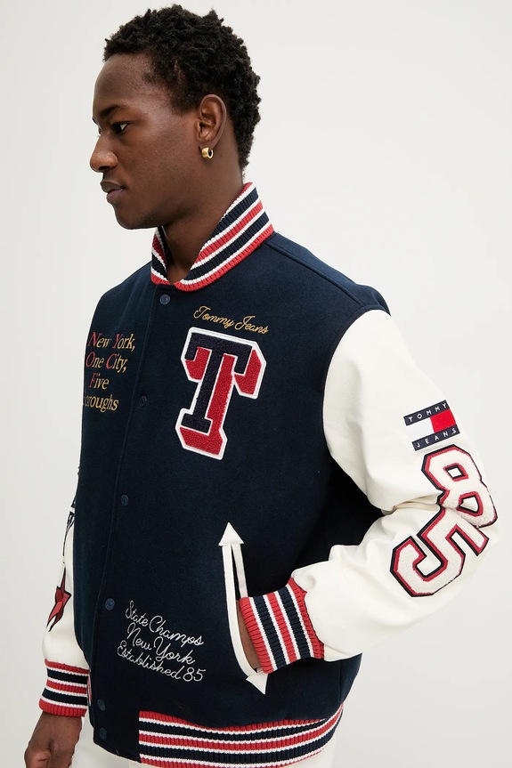 Bomber bunda s prímesou vlny Tommy Jeans tmavomodrá DM0DM22729