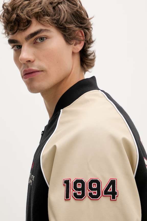 Oblačila Bomber jakna s primesjo volne adidas Originals KE2243 črna