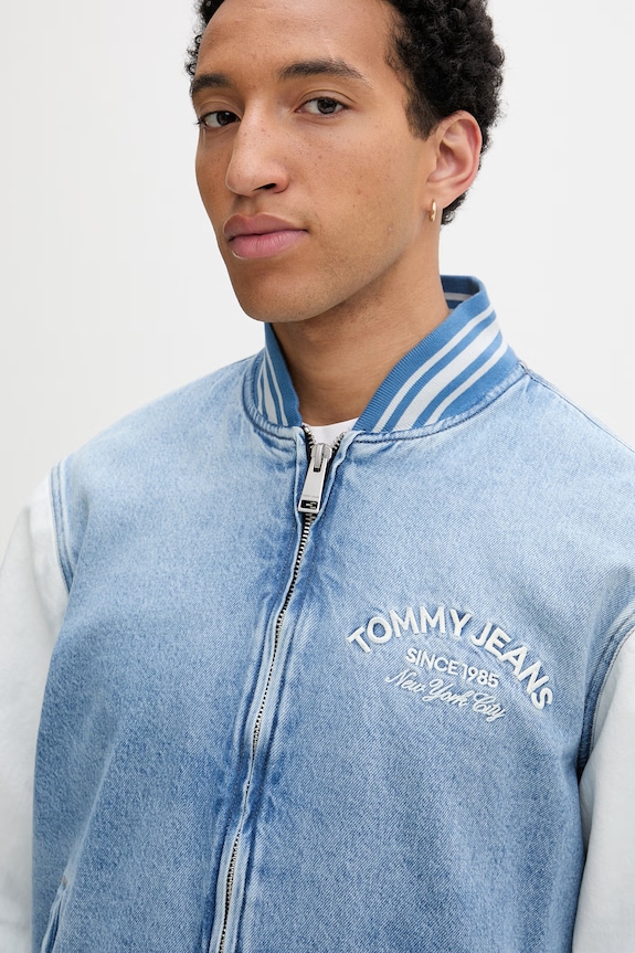 Tommy Jeans bomberka męska bawełniana niebieski DM0DM22498