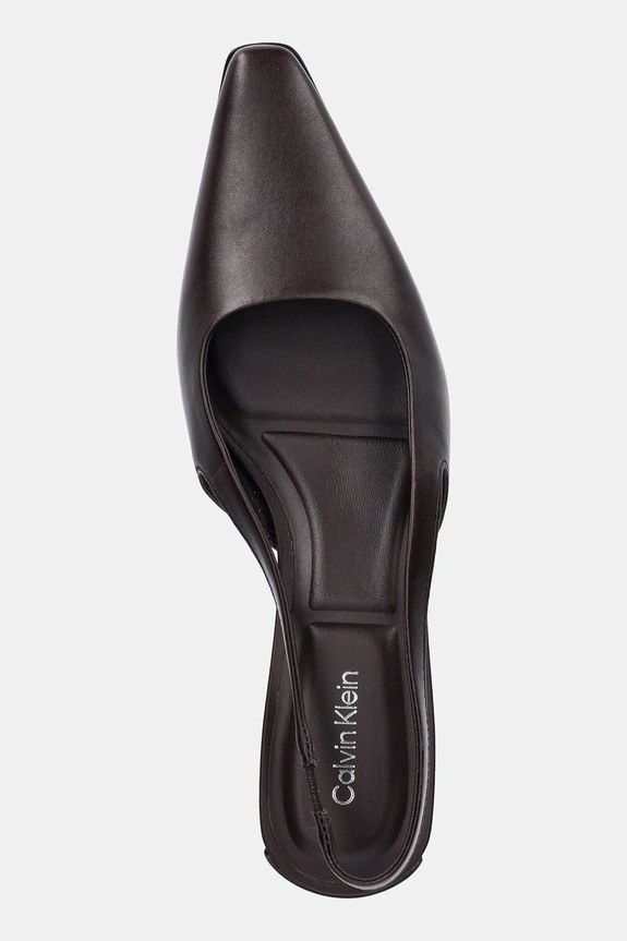 Calvin Klein czółenka skórzane SET BACK HEEL PUMP SLINGBACK LTH brązowy HW0HW02848