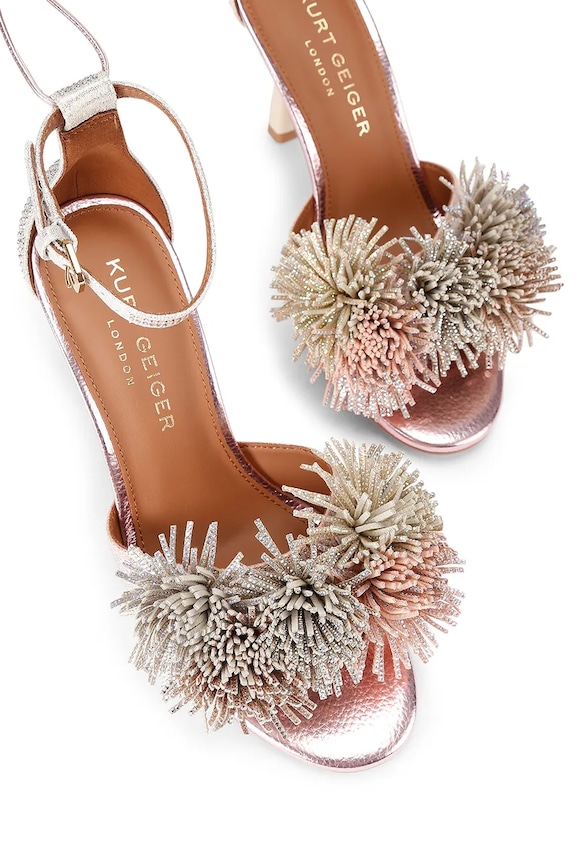 Sandale Kurt Geiger London Pom Pom Ankle Tie Sandal 4366165209 zlatna SS26