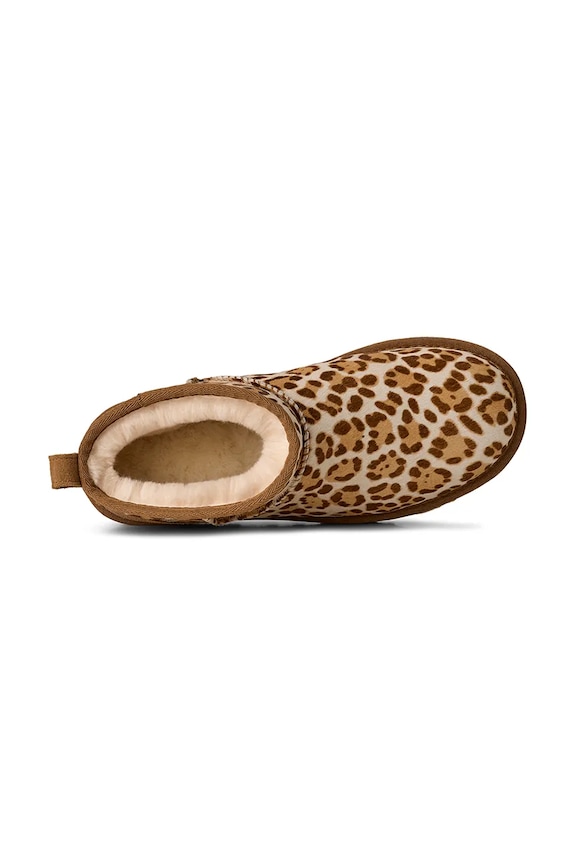 Snežke iz semiša UGG W Classic Ultra Mini Plains 1178110.FDJ bež