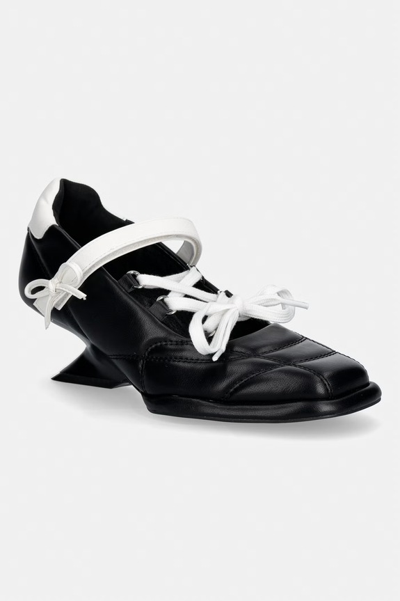 Koi Footwear lodičky na nízkom podpätku Adria Padded Kitten Heel Mary Janes čierna NV02