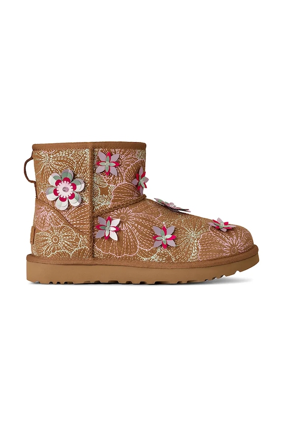 Semišové sněhule UGG W Classic Mini Meadow plochá hnědá 1181014.CHE