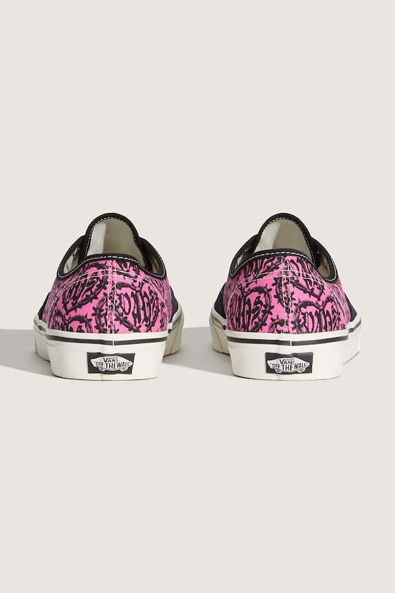 Обувки Vans Authentic високи кецове дамски VN000EGAB9P1 черен