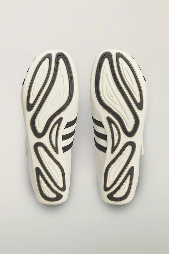 adidas Originals x Pharrell Williams YOGA VARIO FLAT EARTHER маратонки от кожа KI7668 бежов