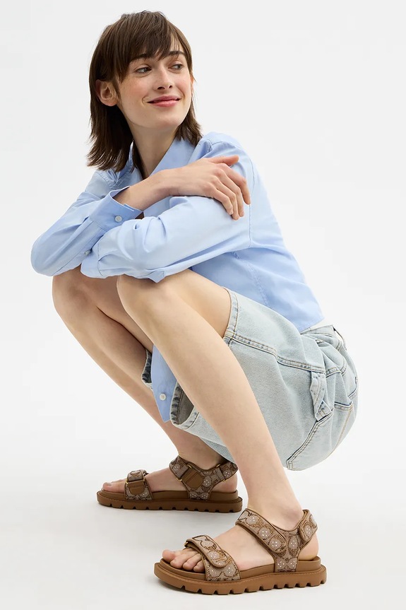 Coach sandale cu toc plat pentru femei, din piele Brynn Crystal Signature Sandal CEF38.TN2