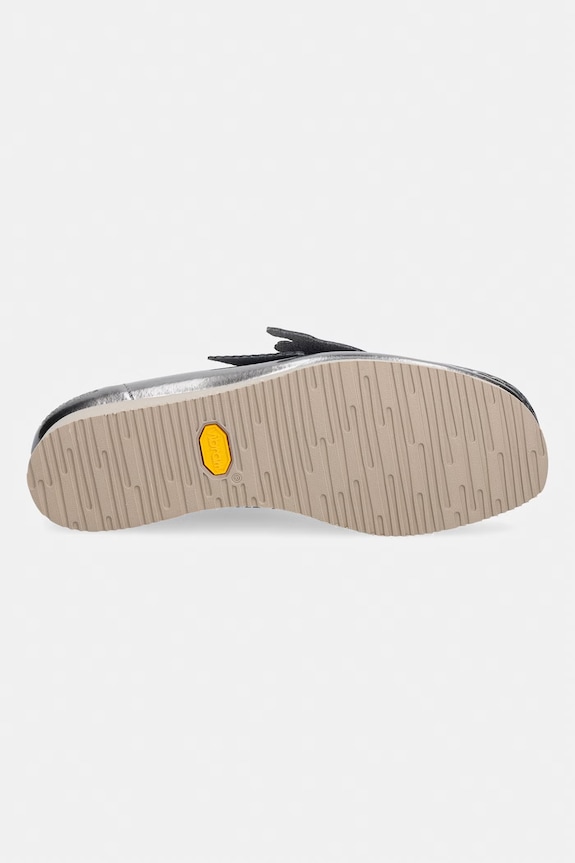 Clarks Originals Wallabee 2604 mocasini pentru femei din piele 26186506 argintiu
