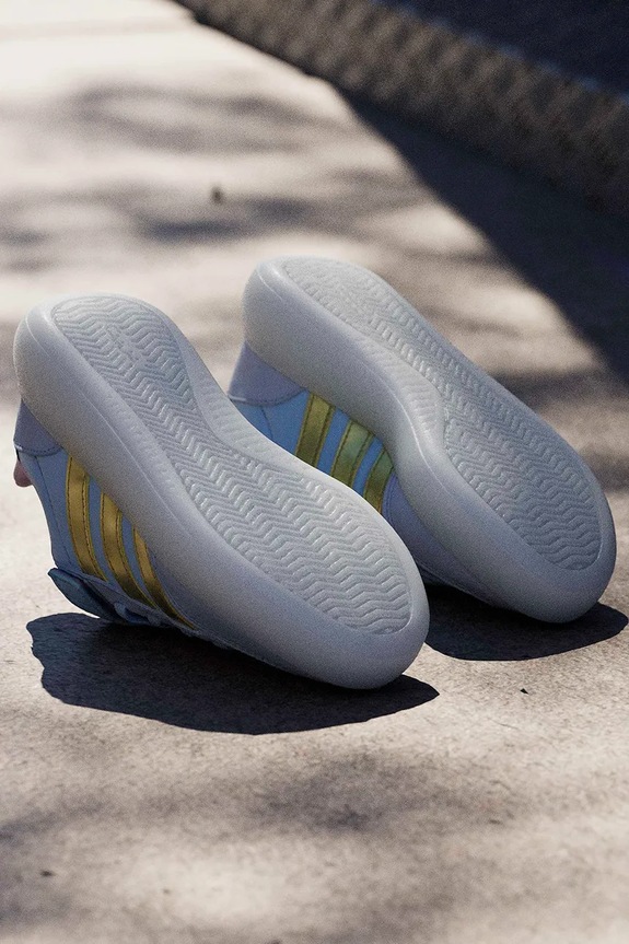 adidas sneakersy dziecięce DISNEY BARREDA DECODE ANNA JQ4378