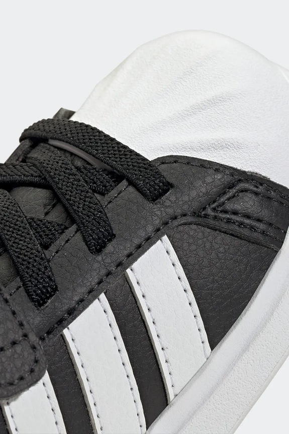 Детски маратонки adidas STREETTALK JQ8605