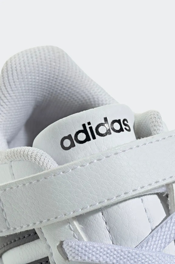 Детски маратонки adidas STREETTALK JQ6145