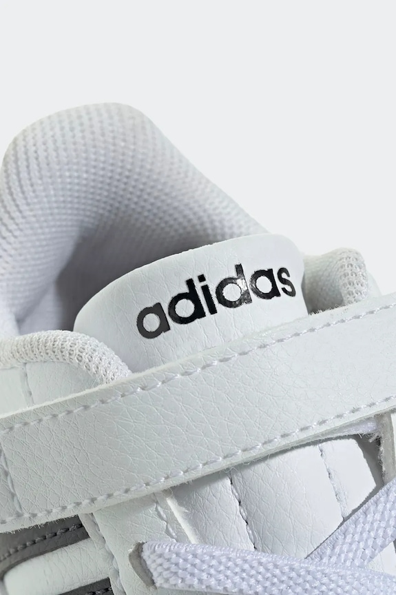 Детски маратонки adidas STREETTALK JQ6145