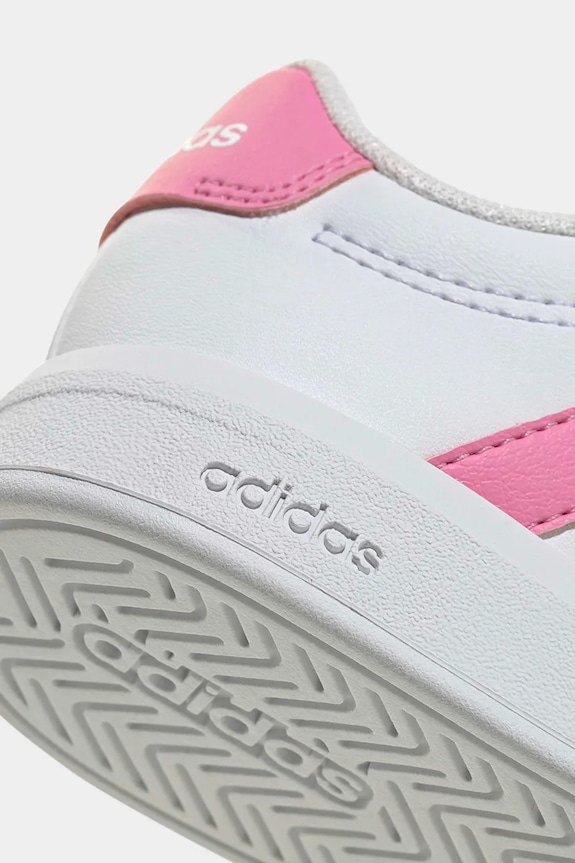 Бебешки маратонки adidas GRAND COURT 3.0 JP9376