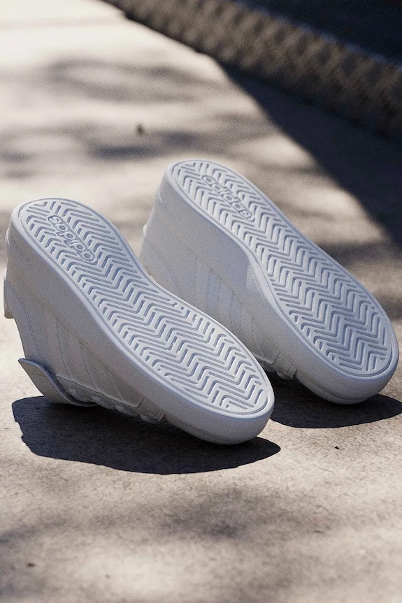 Παιδικά sneakers adidas GRAND COURT 3.0 HP3532