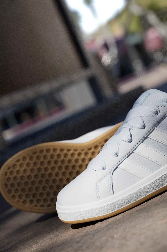 Παιδικά σουέτ sneakers adidas GRAND COURT 00s KI4068