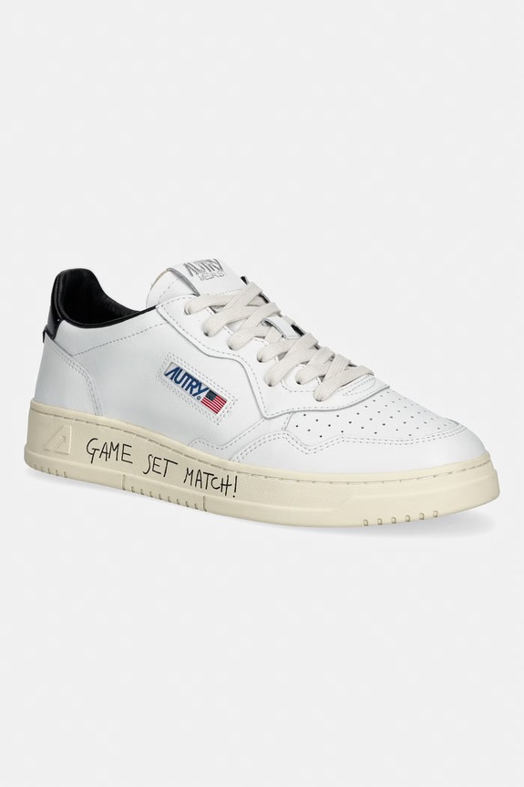 AUTRY leather sneakers Medalist Low grain leather white AULMML02