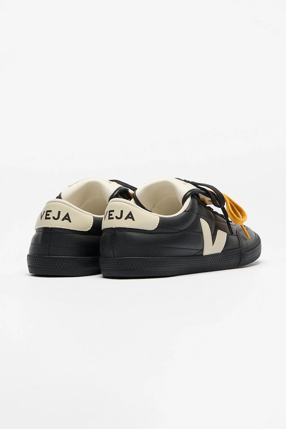 Obuwie Veja x Magliano sneakersy męskie skórzane MG0221674B czarny