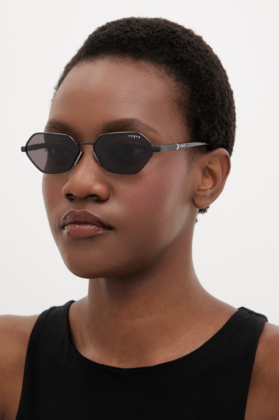 VOGUE ochelari de soare geometric negru 0VO4349S