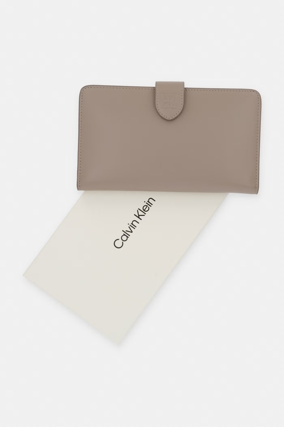 Calvin Klein portfel damski skórzany LV04F1108G beżowy