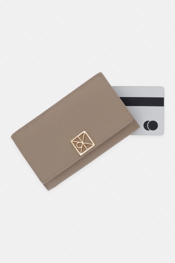 Calvin Klein etui na karty damskie skórzane beżowy LV04F1127G