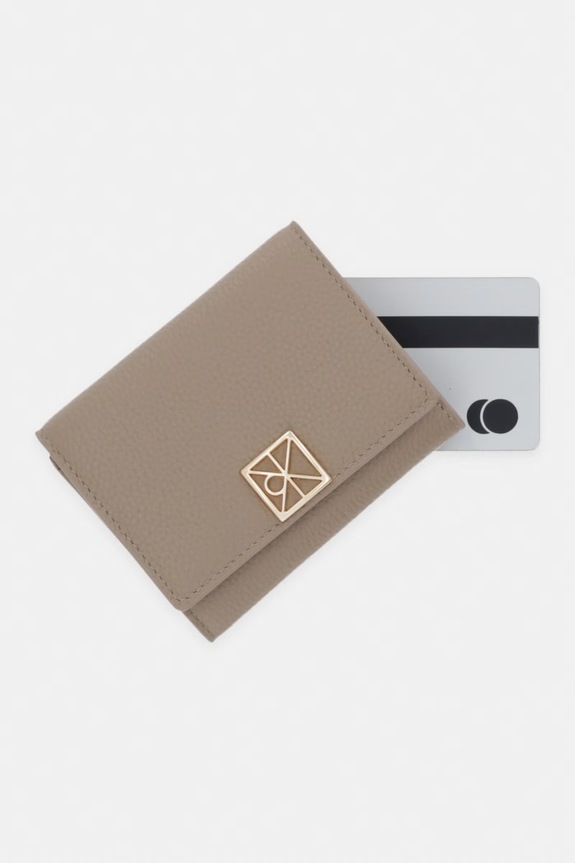 Calvin Klein portfel RFID damski skórzany beżowy LV04F1128G