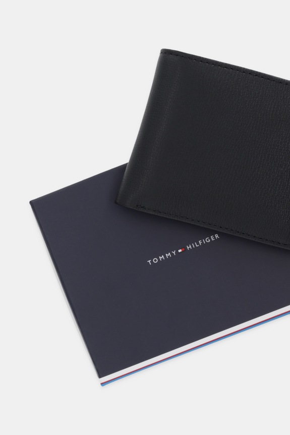 Kožená peňaženka Tommy Hilfiger AM0AM13961 čierna