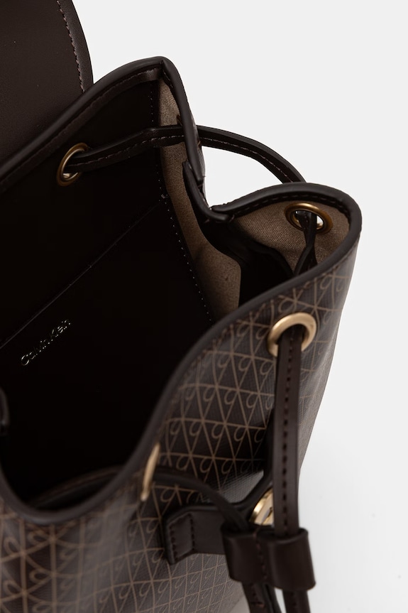 Calvin Klein batoh dámský z imitace kůže hnědá LV04F3507G