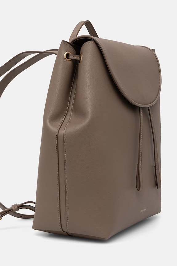 Calvin Klein plecak miejski damski z imitacji skóry LV04F3505G beżowy SS26