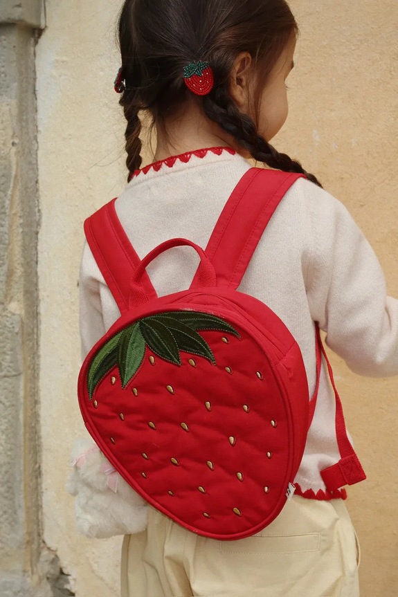 Detský ruksak Konges Sløjd STRAWBERRY MINI BACKPACK nášivka červená KS104440.PPY2