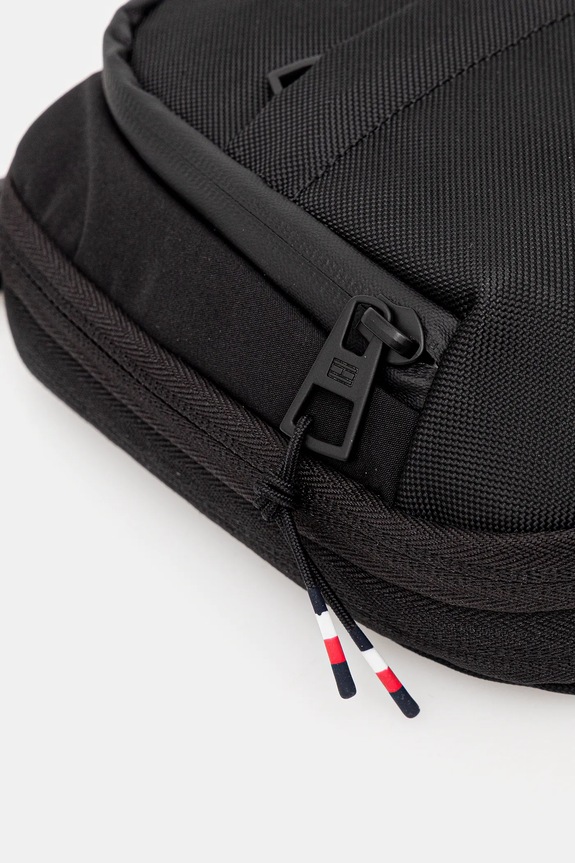 Malá taška Tommy Hilfiger AM0AM14037