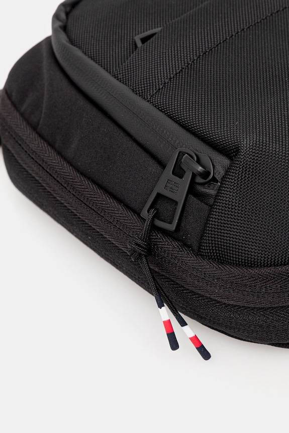 Malá taška Tommy Hilfiger AM0AM14037