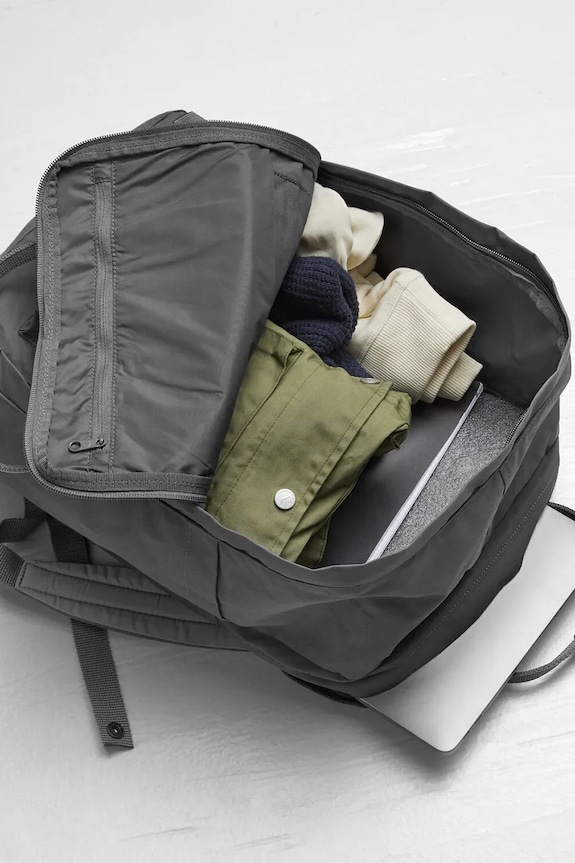 Ruksak Fjallraven Kanken Laptop 17" čierna F23525